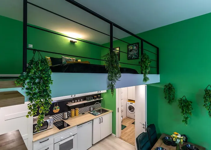 Jungle & Marble Apartments