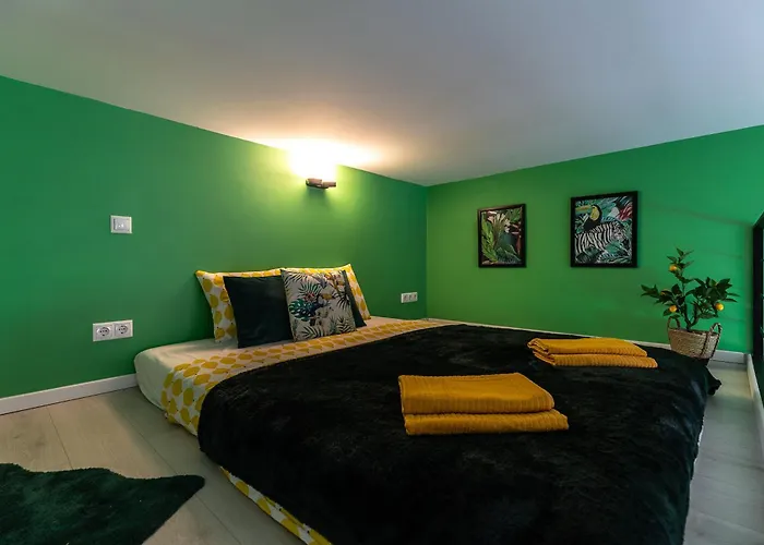 Jungle & Marble Apartments
